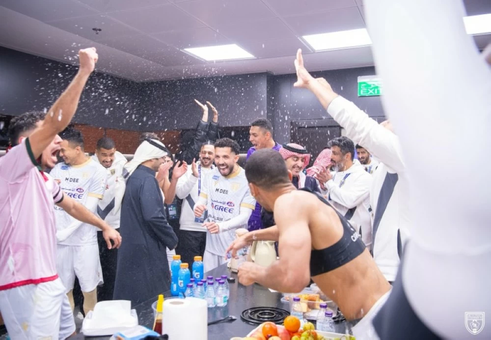 التعاون يصعق الخلود