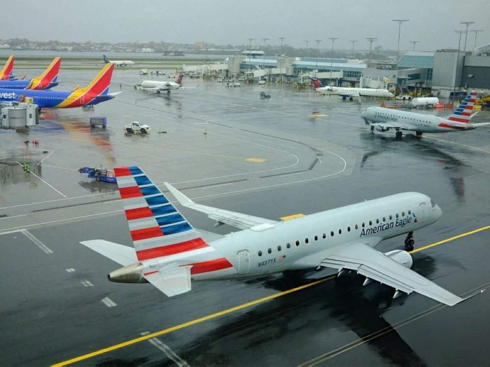 عاصفة شتوية تعطل 5 آلاف رحلة جوية بأمريكا عاصفة شتوية تعطل 5 آلاف رحلة جوية بأمريكا