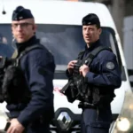 تفكيك عصابة سيارات فارهة وأسلحة خطيرة بعد عامين من الرعب