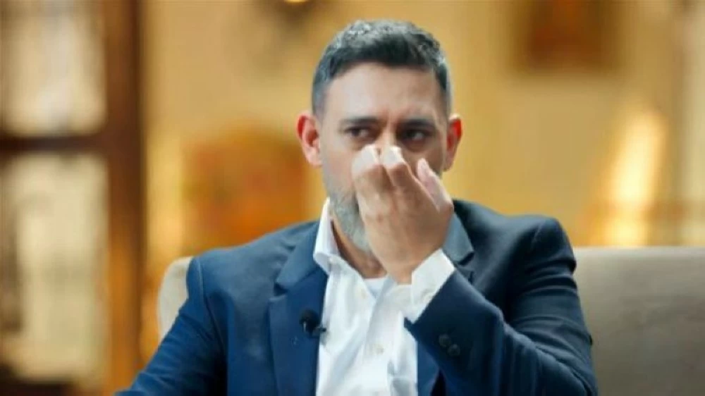 عمرو مصطفى ينهار بالبكاء عند الحديث عن صلحه مع عمرو دياب