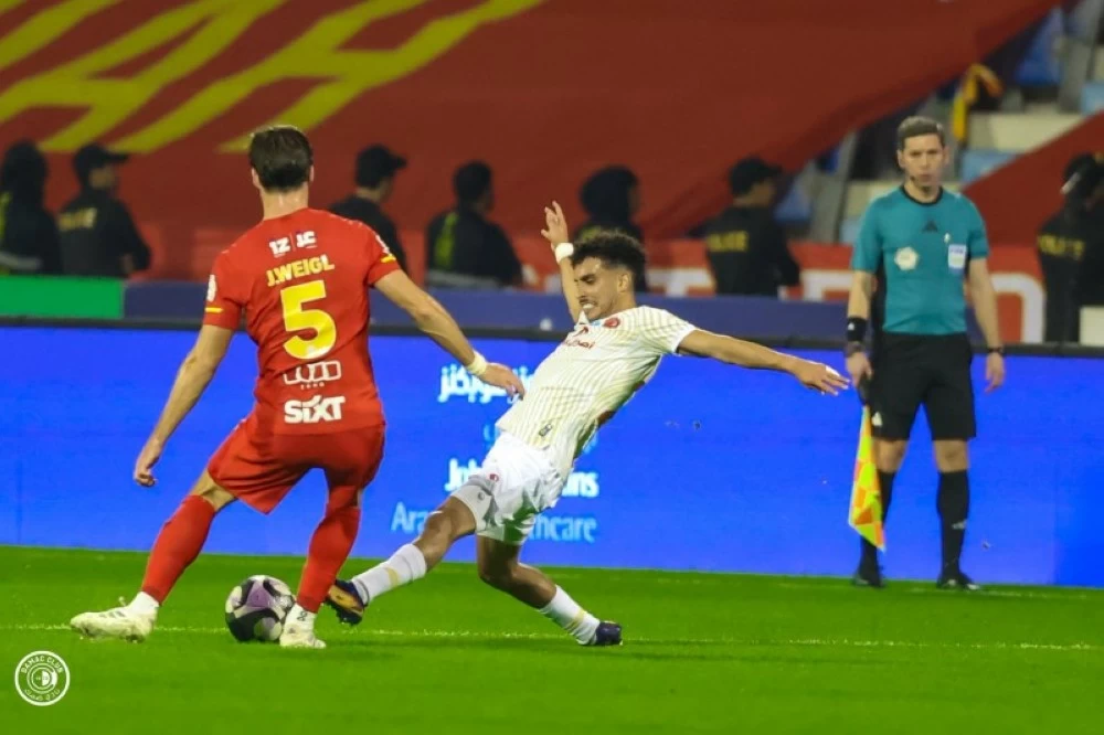 ضمك ينتزع نقطة من القادسية