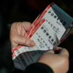 حدث غير مسبوق.. أمريكي يفوز بجائزة يانصيب قيمتها 1.8 مليار دولار