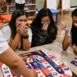 شباب الفلبين يتعلمون النجاة بلعبة «سيد الكوارث»