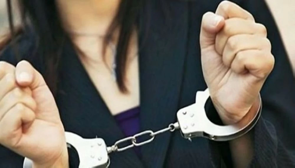 القبض على بلوغر شهيرة بسبب فيديوهات خادشة للحياء