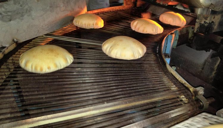 الصناعة والتجارة: تزويد المطاحن بكميات إضافية من القمح لإدامة عملها الصناعة والتجارة: تزويد المطاحن بكميات إضافية من القمح لإدامة عملها