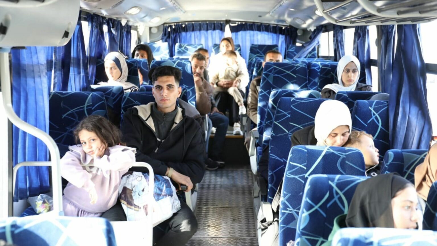 القوات المسلحة تُجلي الدفعة الـ18 من أطفال غزة المرضى للعلاج في المملكة القوات المسلحة تُجلي الدفعة الـ18 من أطفال غزة المرضى للعلاج في المملكة