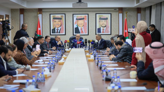 “مالية النواب” تقر مشروع قانون الموازنة العامة وتصدر توصياتها الشاملة “مالية النواب” تقر مشروع قانون الموازنة العامة وتصدر توصياتها الشاملة