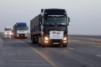 القوات المسلحة الأردنية تسيّر مساعدات غذائية إلى اليمن