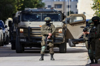 الاحتلال يعتقل 43 فلسطينيا ويحتجز العشرات في عدة محافظات​ 