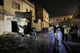 هدم أجزاء من منزل آيل للسقوط في الأغوار بعد انهيار مفاجئ دون إصابات