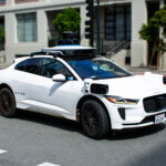 امرأة أمريكية تلد في سيارة ذاتية القيادة.. والمركبة توصلها إلى المستشفى بسلام