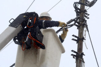 “الكهرباء الأردنية”: تعاملنا مع البلاغات خلال المنخفض الجوي في وقت قياسي