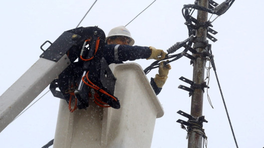 “الكهرباء الأردنية”: تعاملنا مع البلاغات خلال المنخفض الجوي في وقت قياسي “الكهرباء الأردنية”: تعاملنا مع البلاغات خلال المنخفض الجوي في وقت قياسي