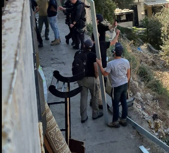 إخلاء 3 عائلات مقدسية من منازلها في سلوان​ 