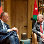 الملك يلتقي المستشار الألماني في العقبة لبحث سبل توطيد الشراكة الاستراتيجية وأبرز تطورات الإقليم