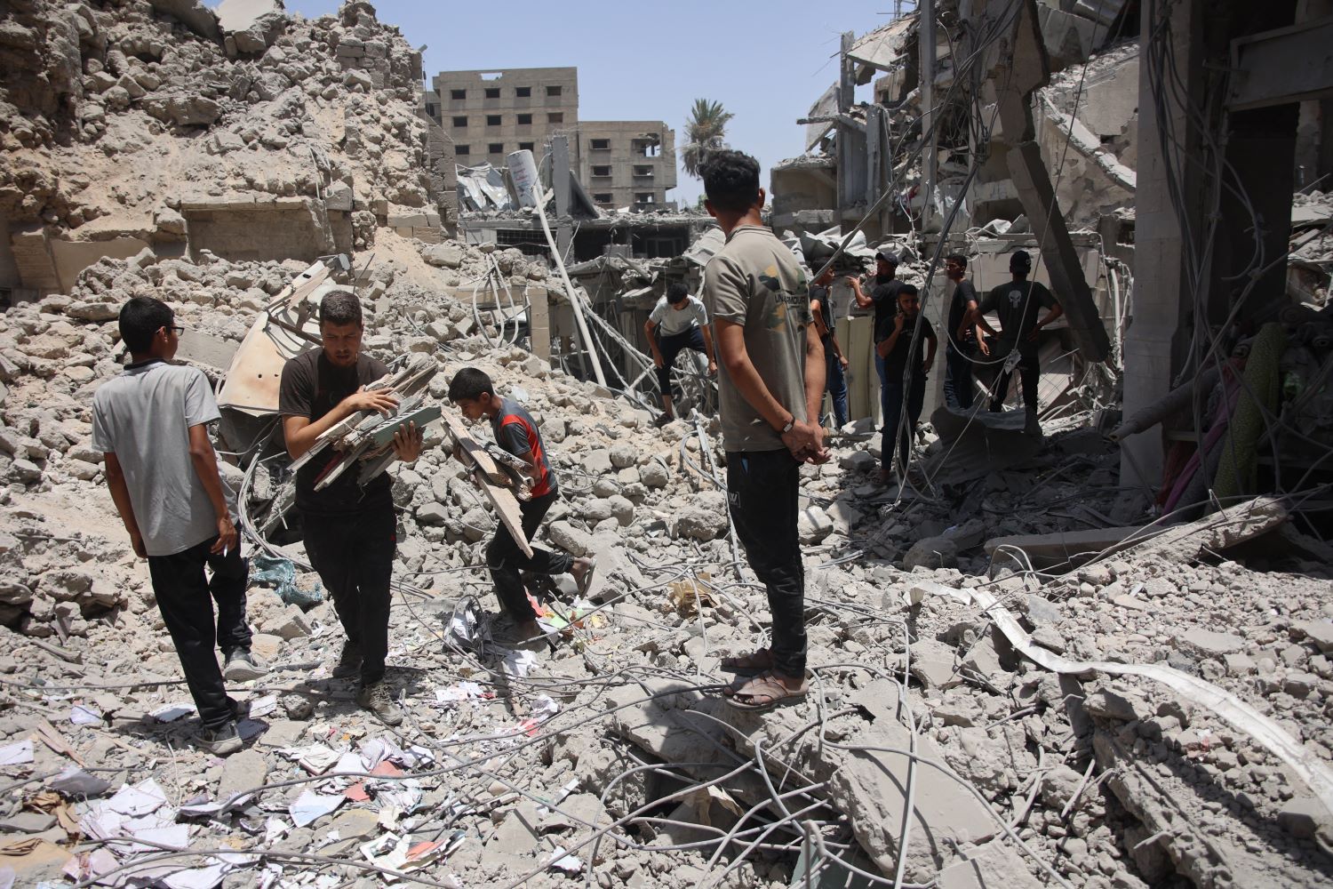 الاحتلال يواصل خروقاته بغارات ونسف مبانٍ في قطاع غزة​ 