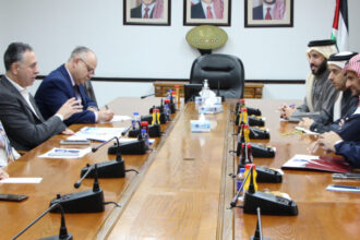 وزير الصناعة: العديد من الفرص المتاحة لتعزيز التعاون الاقتصادي بين الأردن وقطر