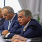 تقرير حكومي: رئيس الوزراء تفقد 130 موقعاً ضمن جولاته الميدانية خلال 447 يوماً