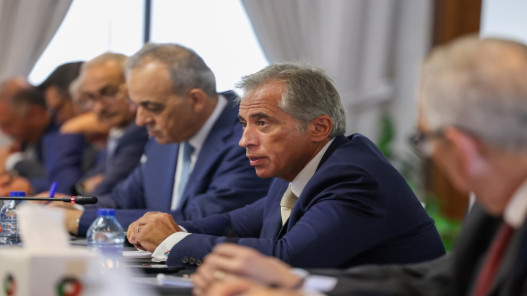 تقرير حكومي: رئيس الوزراء تفقد 130 موقعاً ضمن جولاته الميدانية خلال 447 يوماً