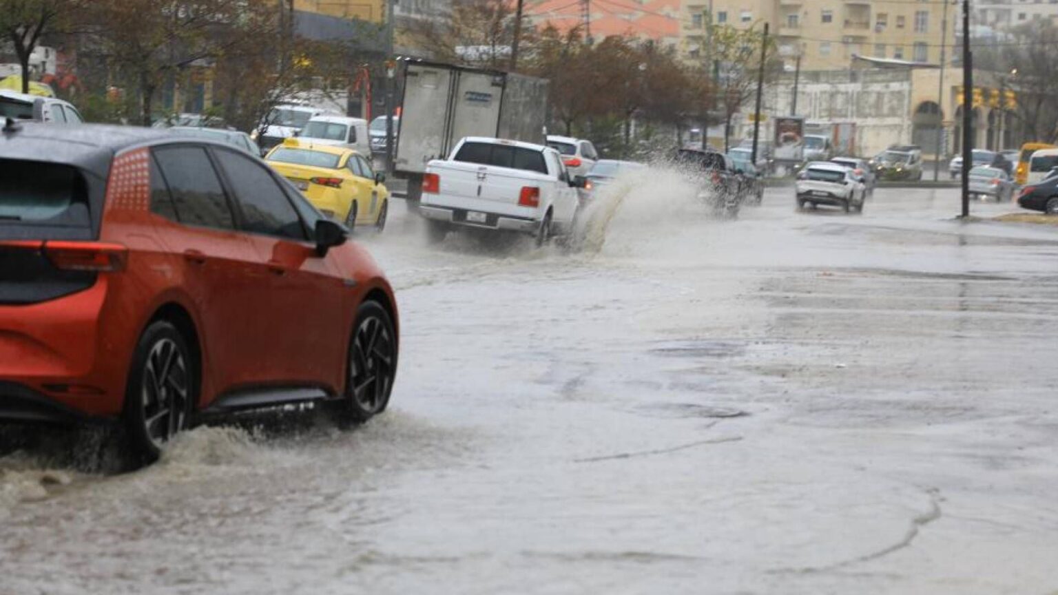 الأرصاد: هطولات مطرية غزيرة في عدة محافظات وتحذير من السيول الأرصاد: هطولات مطرية غزيرة في عدة محافظات وتحذير من السيول