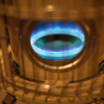 وزير الصناعة يترأس اجتماعا في المواصفات والمقاييس لمتابعة ملف المدافئ