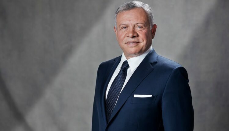 الملك يعود إلى أرض الوطن بعد زيارة خاصة