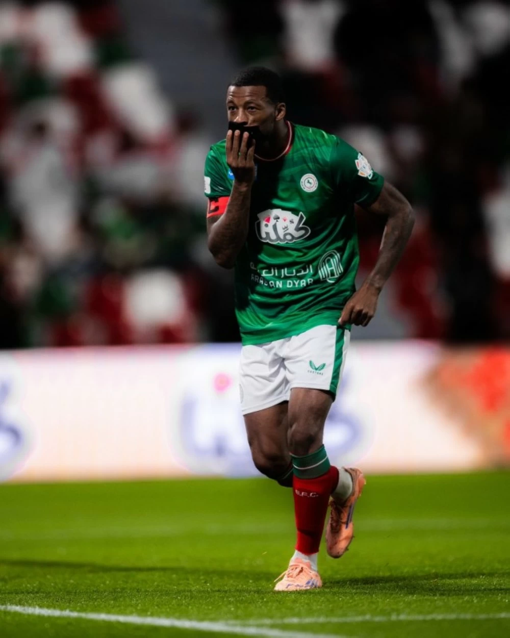 يعيش أفضل فتراته بقميص الاتفاق.. «فينالدوم» مع الشهري غير