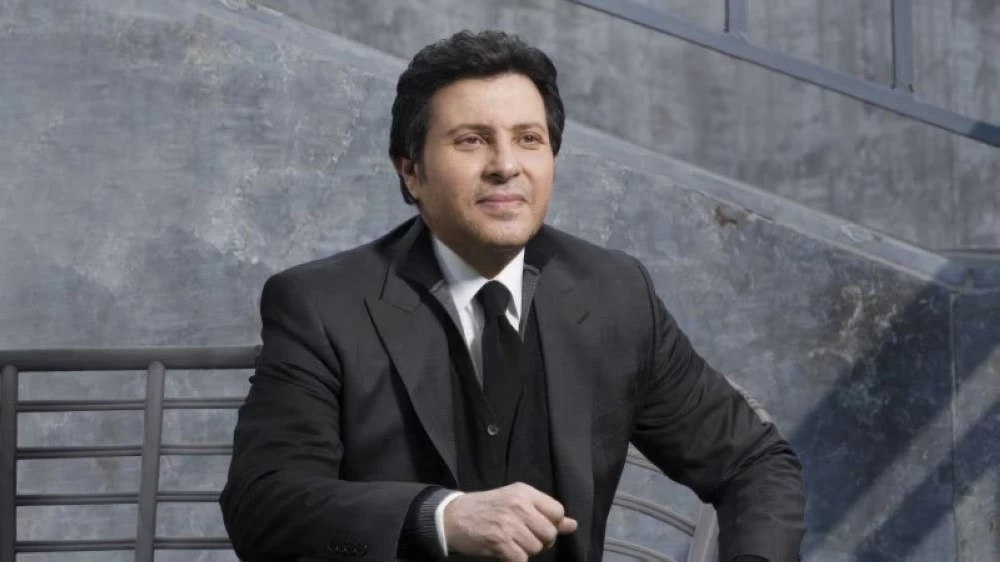 هاني شاكر.. من شائعة المليار دولار إلى مليون في منزله