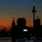 حريق غامض يقطع الكهرباء عن 50 ألف منزل في برلين