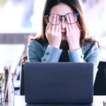 إنذارات صامتة في يوم العمل.. متى يتحوّل المكتب إلى عبء صحي؟