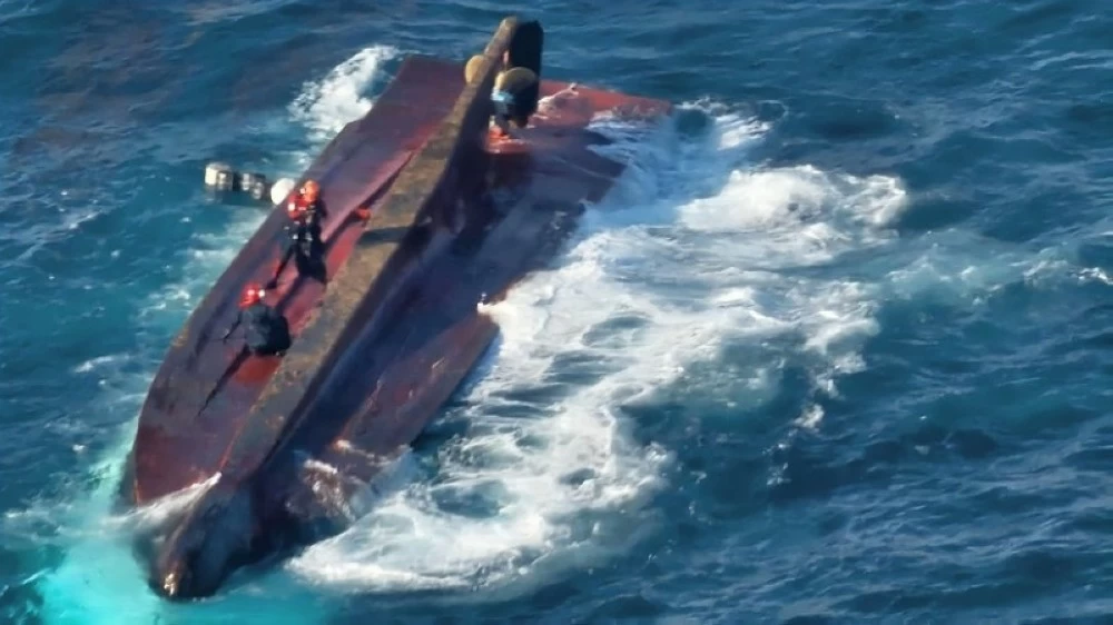 فاجعة بحرية تهز نيجيريا.. 26 قتيلاً و14 مفقوداً إثر انقلاب قارب فاجعة بحرية تهز نيجيريا.. 26 قتيلاً و14 مفقوداً إثر انقلاب قارب