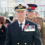 زيّ مزيّف وأوسمة وهمية.. بريطانيا تُعاقب منتحل صفة «أميرال البحرية الملكية»