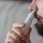 إدمان بخاخات الأنف يهدّد جهازك التنفسي.. تحذير من أضرار دائمة