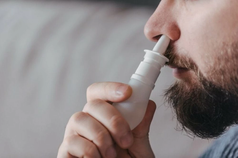 إدمان بخاخات الأنف يهدّد جهازك التنفسي.. تحذير من أضرار دائمة إدمان بخاخات الأنف يهدّد جهازك التنفسي.. تحذير من أضرار دائمة