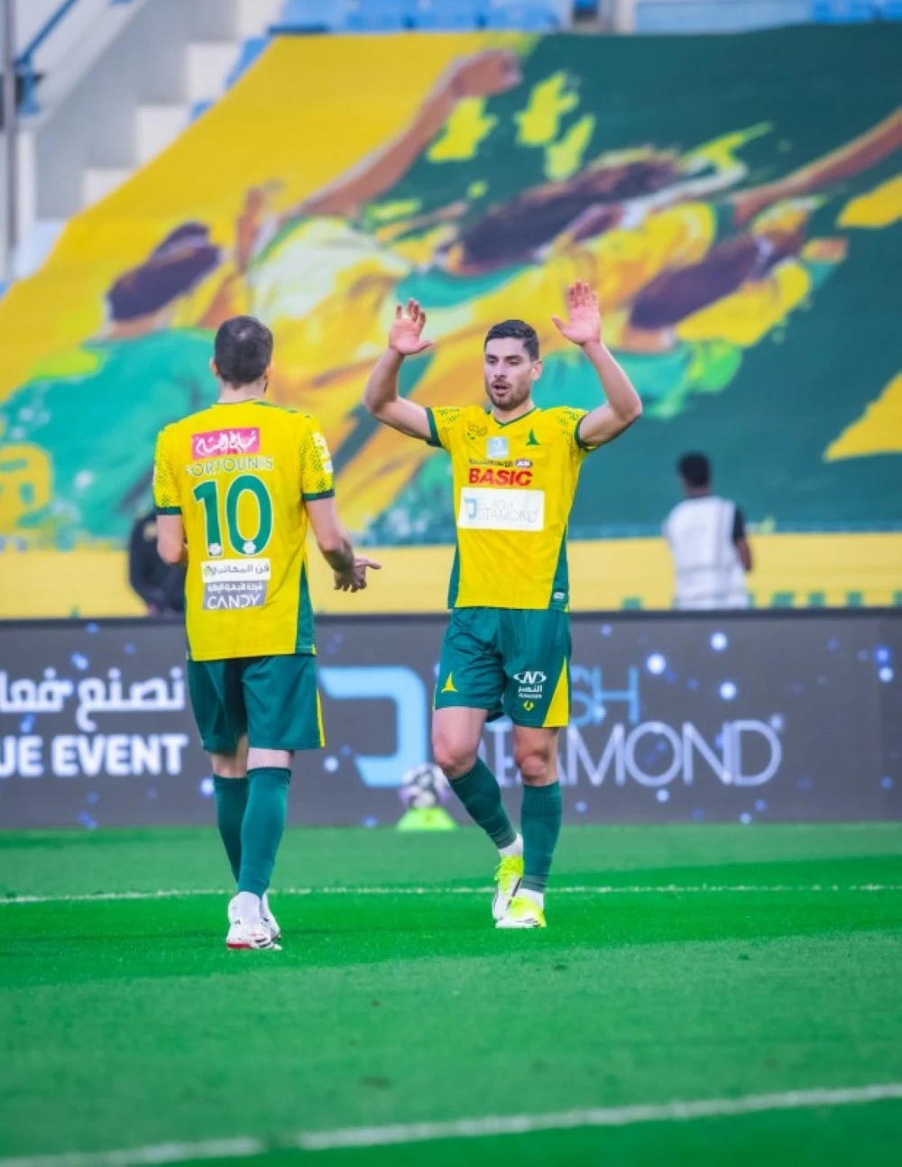 الخليج يكسب ضمك برباعية