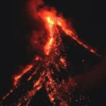 سيميرو يثور مجدداً.. أنهار حارة تمتد 4 كيلومترات