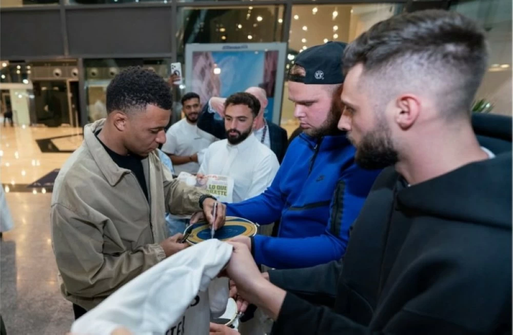 مبابي في جدة: «السلام عليكم» مبابي في جدة: «السلام عليكم»