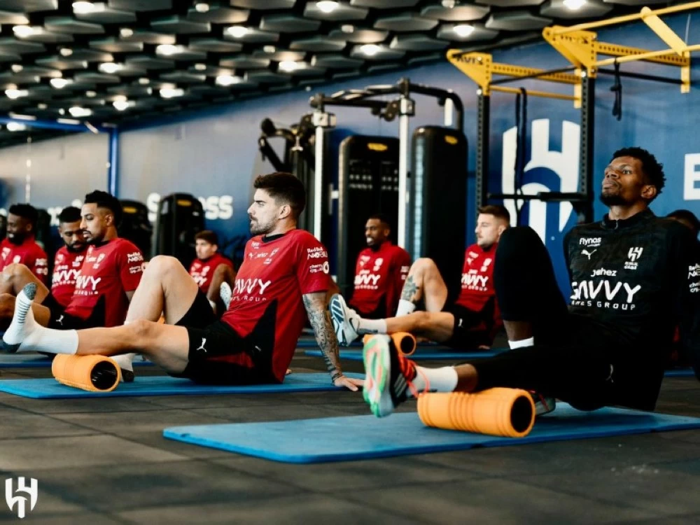 آل مانع لـ«عكاظ»: الهلال الأقرب للفوز.. والروح وسيلة النصر للنقاط الـ 3