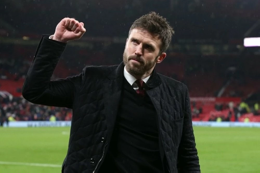 مانشستر يونايتد يتفق مع مدربه الجديد