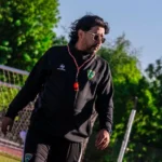 عبر بيان رسمي.. الأنصار يعلن مغادرة المدرب صالح المحمدي