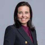 ابنة سائق حافلة مصري ترأس عملاق التكنولوجيا «ميتا».. ماذا تعرف عن دينا باول ؟