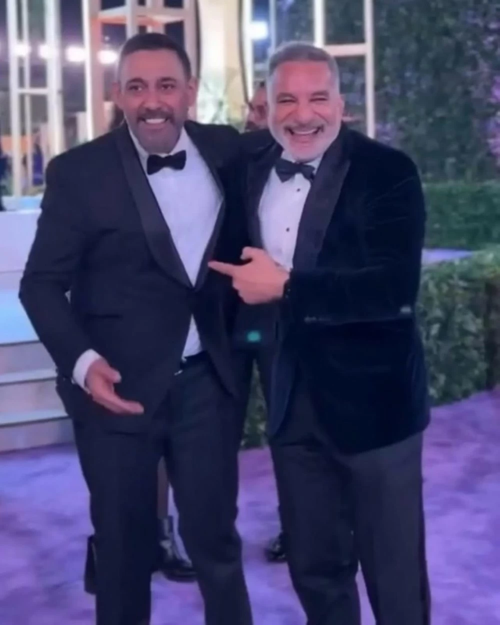 صلح مفاجئ بين عمرو مصطفى وباسم يوسف في Joy Awards