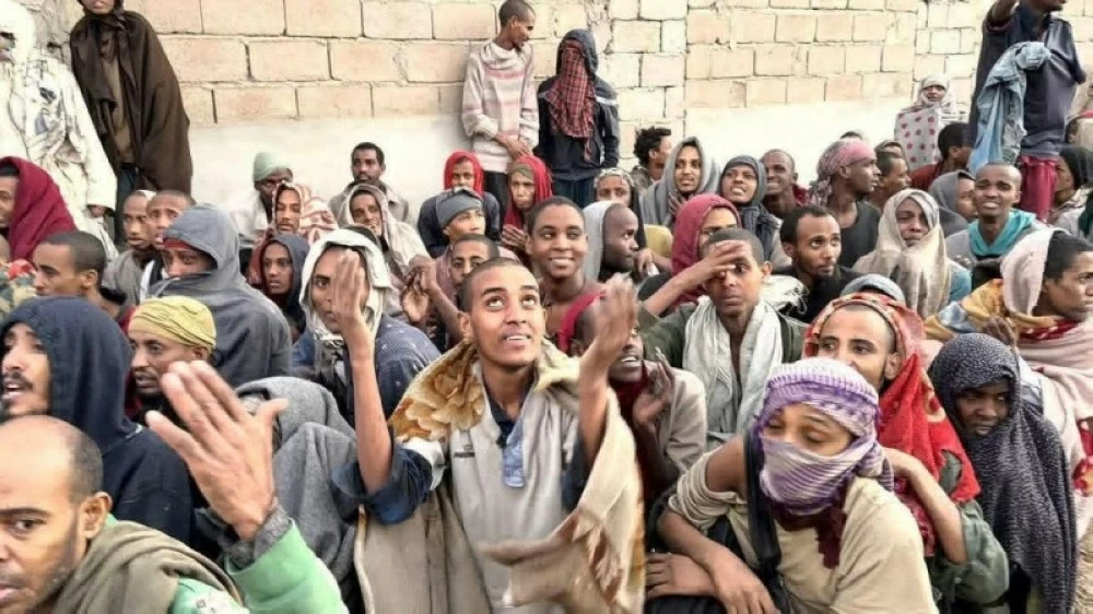 سجن سرّي تحت الأرض في ليبيا.. تحرير أكثر من 200 مهاجر من قبضة شبكات التهريب