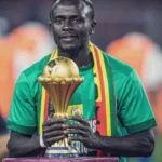 النصر يحتفل بساديو ماني أمام التعاون