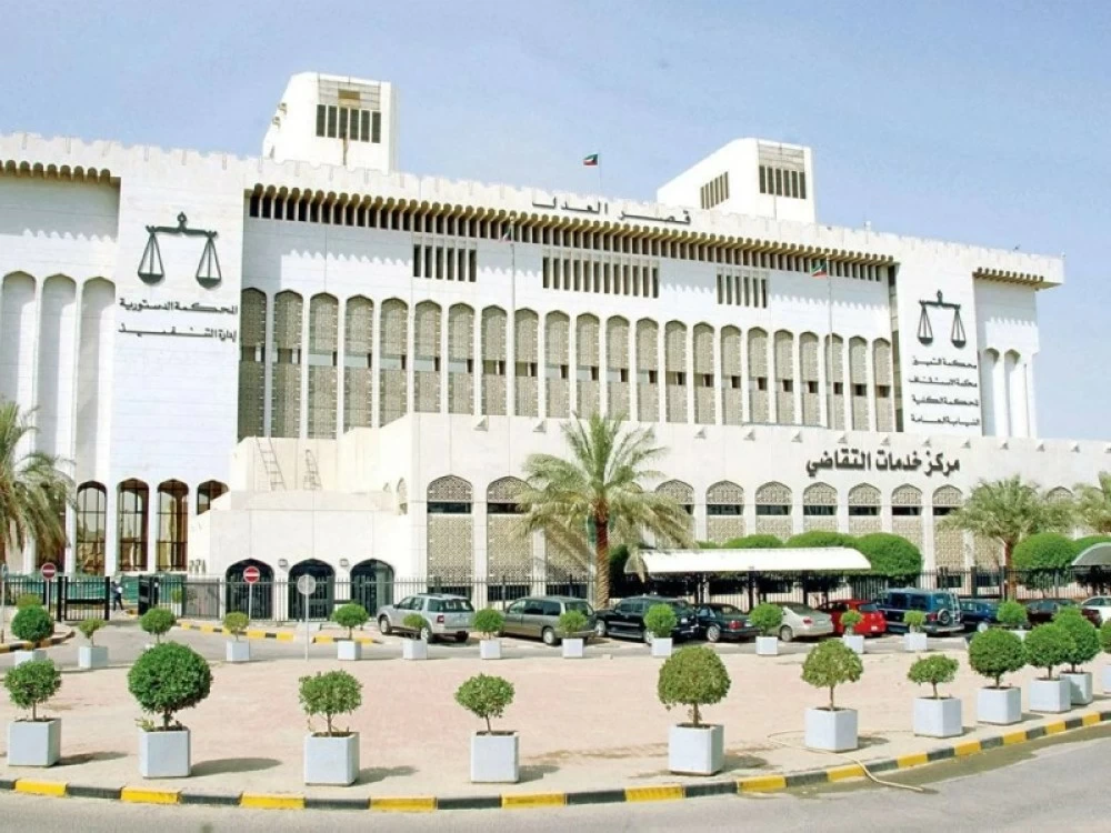 الكويت: الإعدام لمتهم قتل مواطنة وحاول تهريب جثتها في حقيبة سفر الكويت: الإعدام لمتهم قتل مواطنة وحاول تهريب جثتها في حقيبة سفر