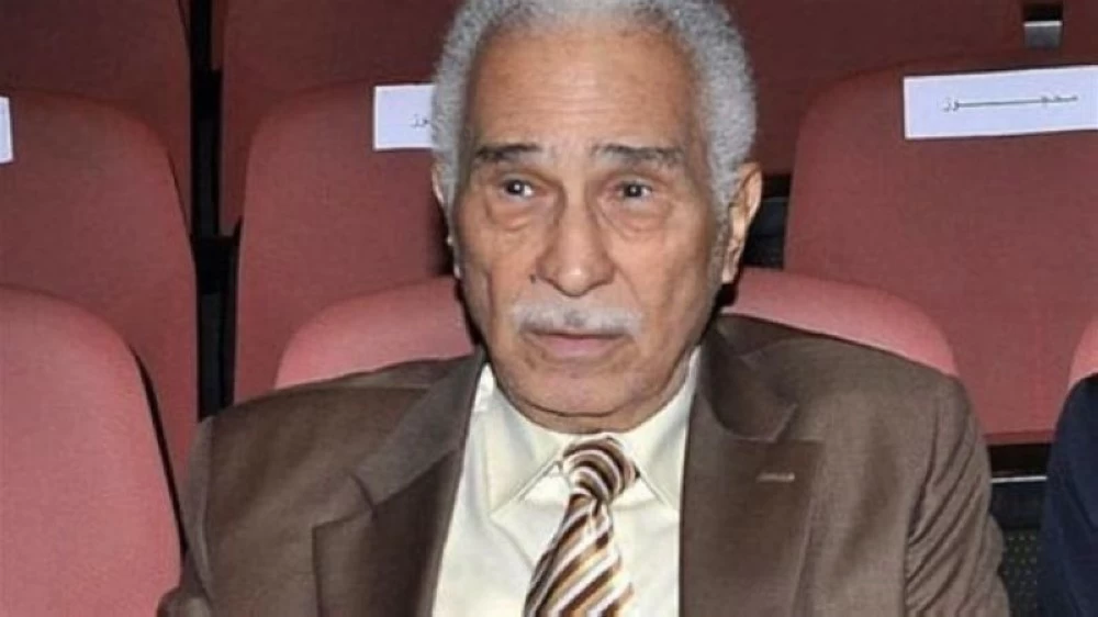 رفع الحجز عن حساب عبد الرحمن أبو زهرة بعد استغاثة نجله رفع الحجز عن حساب عبد الرحمن أبو زهرة بعد استغاثة نجله