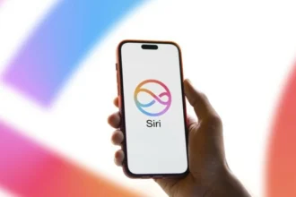 ثورة في «Siri».. «آبل» تدمج Gemini وتحوّل مساعدها إلى روبوت محادثة متكامل