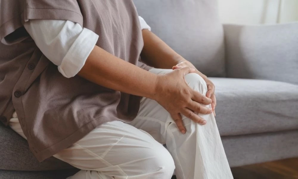 اختراق علمي واعد.. دواء جديد يعيد بناء غضروف الركبة ويمنع التهاب المفاصل