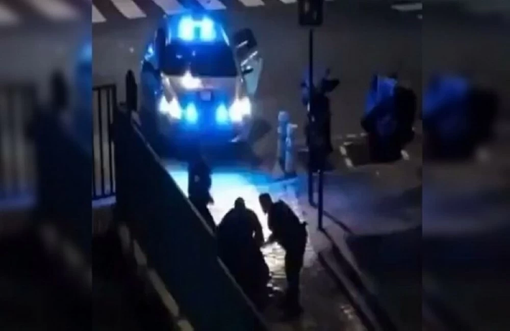 وفاة مهاجر موريتاني على يد الشرطة الفرنسية تثير احتجاجات واسعة وفاة مهاجر موريتاني على يد الشرطة الفرنسية تثير احتجاجات واسعة