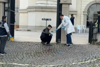 تركي يقتل شقيقه داخل مسجد أثناء تشييع جثمان والدتهما!